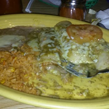 Salsa's Mexican Restaurant - Enchiladas verdes (three enchiladas topped with green sauce one each chz beef n chkn) - Mexican Near Me - Clinton, Mississippi Salsa's Mexican Restaurant - Enchiladas verdes (three enchiladas topped with green sauce one each chz beef n chkn) - Mexican Near Me - Clinton, Mississippi