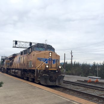 Amtrak - Train from Portland, OR passing by the Vancouver, WA Amtrak Station - Train Stations Near Me - Vancouver, Washington Amtrak - Train from Portland, OR passing by the Vancouver, WA Amtrak Station - Train Stations Near Me - Vancouver, Washington