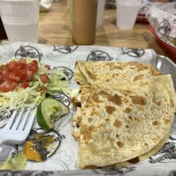 Taqueria & Tamaleria Nuevo Leon - Quesadilla de Pollo
