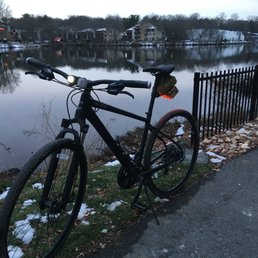 I was back to my workout on the trails after a brief flat repair job at REI Columbia's bicycle shop.