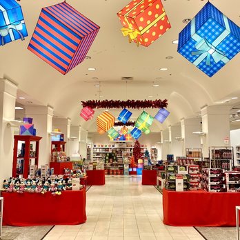 Macy's - Department Stores Near Me - Chicago, Illinois