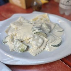 Il Prosciuttaio - Ravioli with zucchini