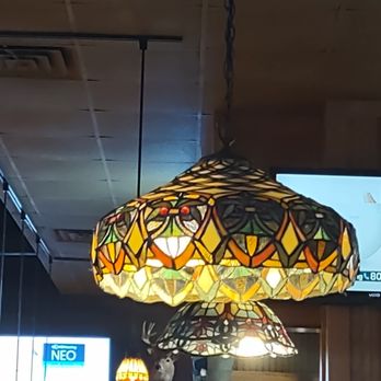 Newt's North - pretty table lights - Burgers Near Me - Rochester, Minnesota