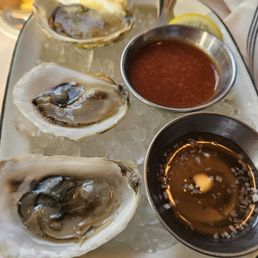 A couple of oysters for a starer
