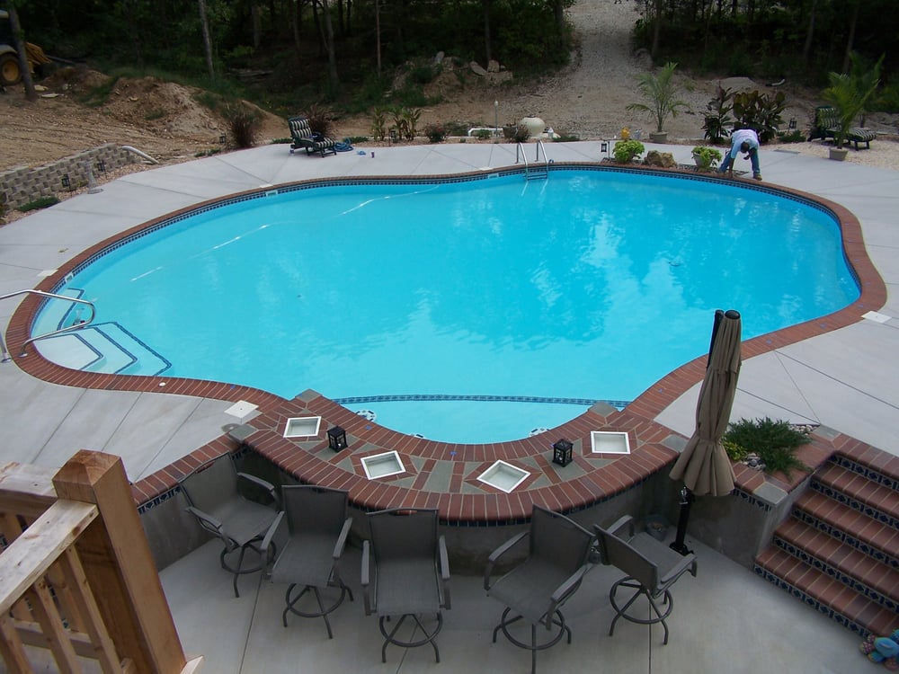 RAGSDALE POOLS Updated April 2024 317 E Columbia St, Farmington