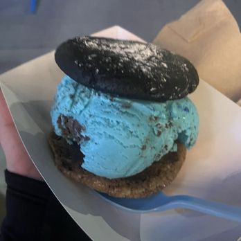 The Baked Bear - Bear Batter Ice Cream with Nutella and Lava Cake Cookies - Ice Cream & Frozen Yogurt Near Me - San Francisco, California The Baked Bear - Bear Batter Ice Cream with Nutella and Lava Cake Cookies - Ice Cream & Frozen Yogurt Near Me - San Francisco, California