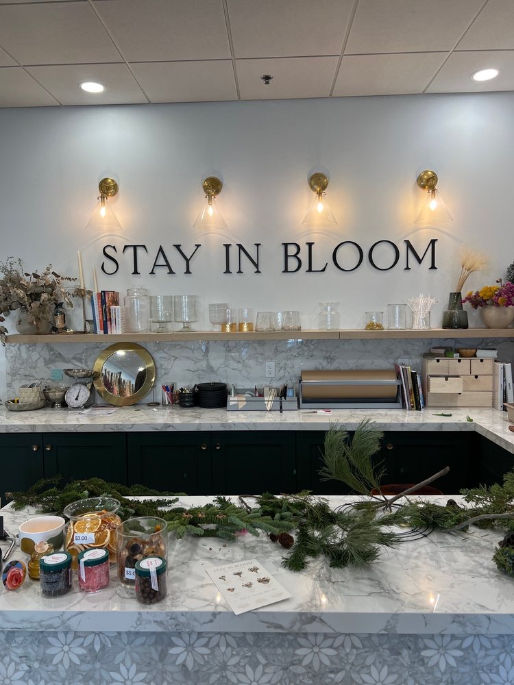 STAY IN BLOOM Updated September 2024 11 Photos 129 E 13800th S, Draper, Utah Flowers