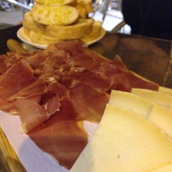 Bodega Echa Payá - Spanish ham and cheese - Tapas Bars Near Me - Barcelona, B Bodega Echa Payá - Spanish ham and cheese - Tapas Bars Near Me - Barcelona, B