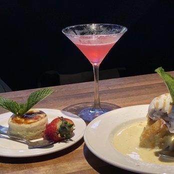 Yard House - Bread Pudding with Creme Anglaise Mini Cheesecake Brle - New American Near Me - Washington, DC, District of Columbia