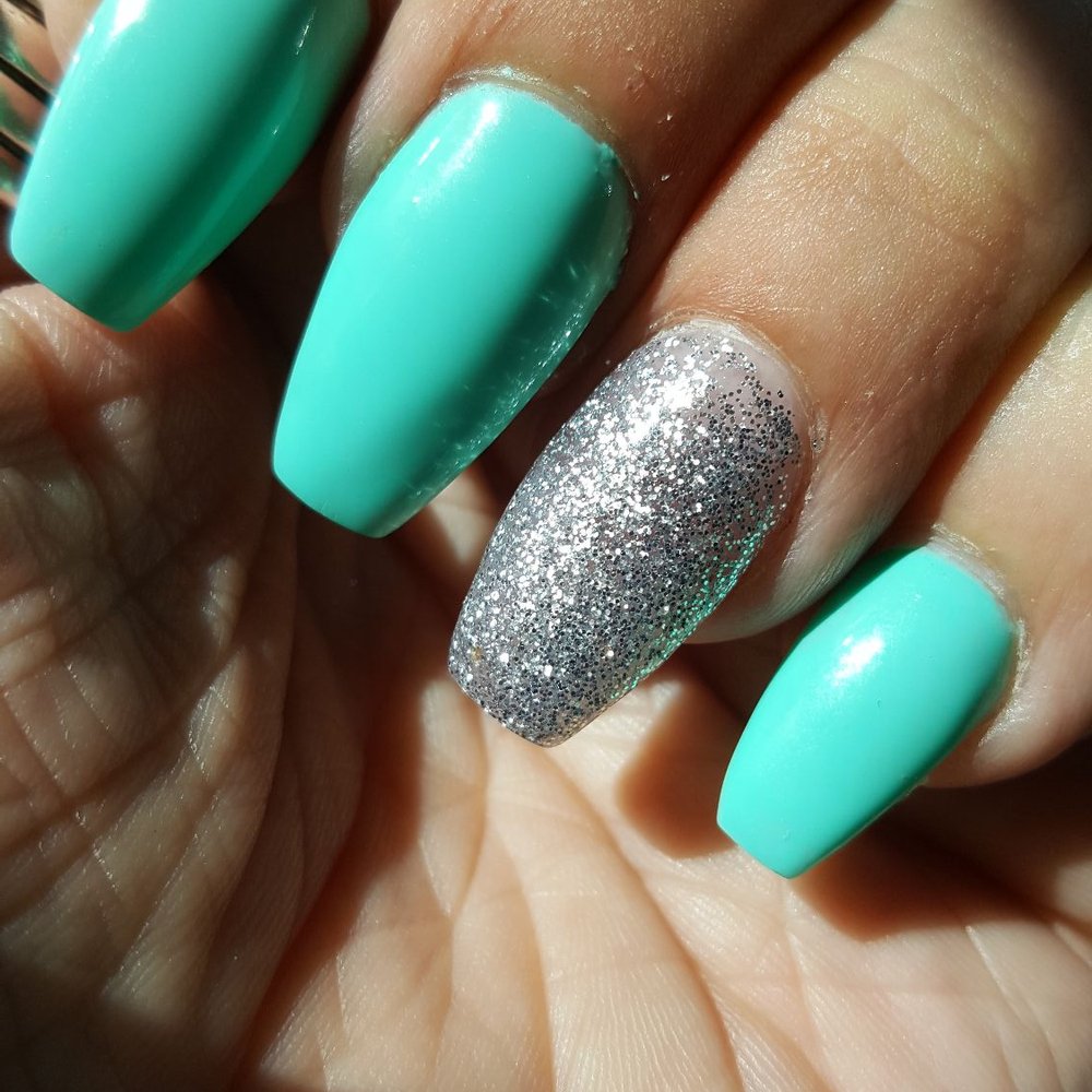 Mood polish with a little glitter! Mood polish with a little glitter!