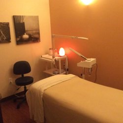 Hand & Stone Massage and Facial Spa Chicago Lakeview