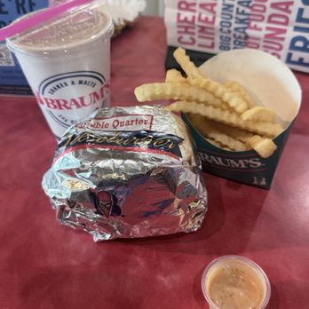 Braum's Ice Cream & Dairy Stores - Bacon Cheeseburger combo - Ice Cream & Frozen Yogurt Near Me - Henryetta, Oklahoma Braum's Ice Cream & Dairy Stores - Bacon Cheeseburger combo - Ice Cream & Frozen Yogurt Near Me - Henryetta, Oklahoma