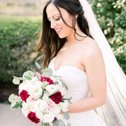 The Petaler - Bouquet for a beautiful bridal portrait