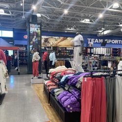 DICK'S Sporting Goods - No sporting goods