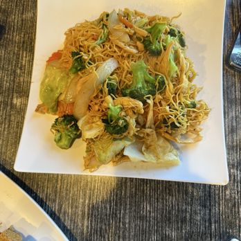 Pho Laveen - Chicken Stir-Fried Noodles - Vietnamese Near Me - Phoenix, Arizona Pho Laveen - Chicken Stir-Fried Noodles - Vietnamese Near Me - Phoenix, Arizona