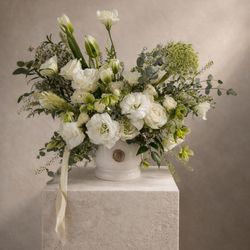 Elegant white Flower Arrangement