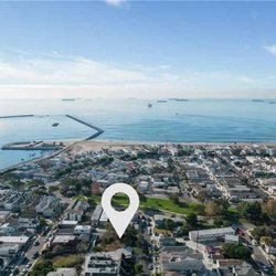 Massages by Raquel - Location in cozy Old Town Seal Beach. Lots of boutique shopping, restaurants and of course the beautiful ocean!