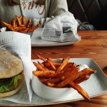 Gatsby Burger - Brooklyn-Burger mit Grillgemüse und Schafskäse - Burgers Near Me - Bremen, HB