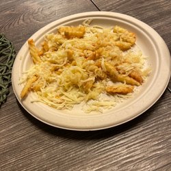 Veekiosken - Pomfritt med ost. Og fikk uferdig chicken nuggets