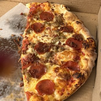 DeRussos Pizzeria - Pizza Near Me - St. Petersburg, Florida