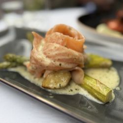Max Amsterdam - Asparagus with salmon starter