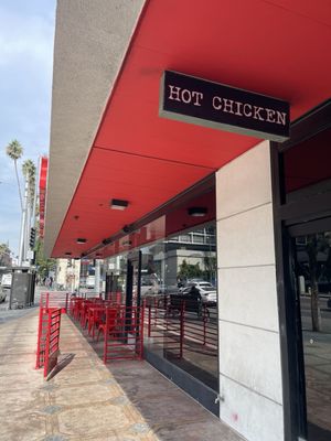 Dave's Hot Chicken by null