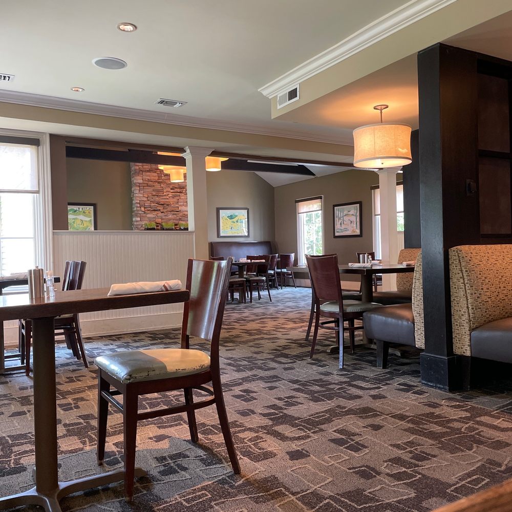 Dining room.