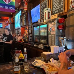 Mickey Byrne's Irish Pub - Bar