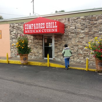 Los Compadres - Sida entrance - Mexican Near Me - Ashtabula, Ohio