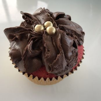 Velvet Lane - Red velvet chocolate buttercream cupcake (got a little bit damaged from me carrying it) - Bakeries Near Me - Toronto, Ontario Velvet Lane - Red velvet chocolate buttercream cupcake (got a little bit damaged from me carrying it) - Bakeries Near Me - Toronto, Ontario