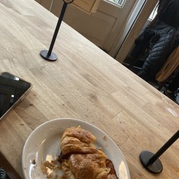 BEC Croissant