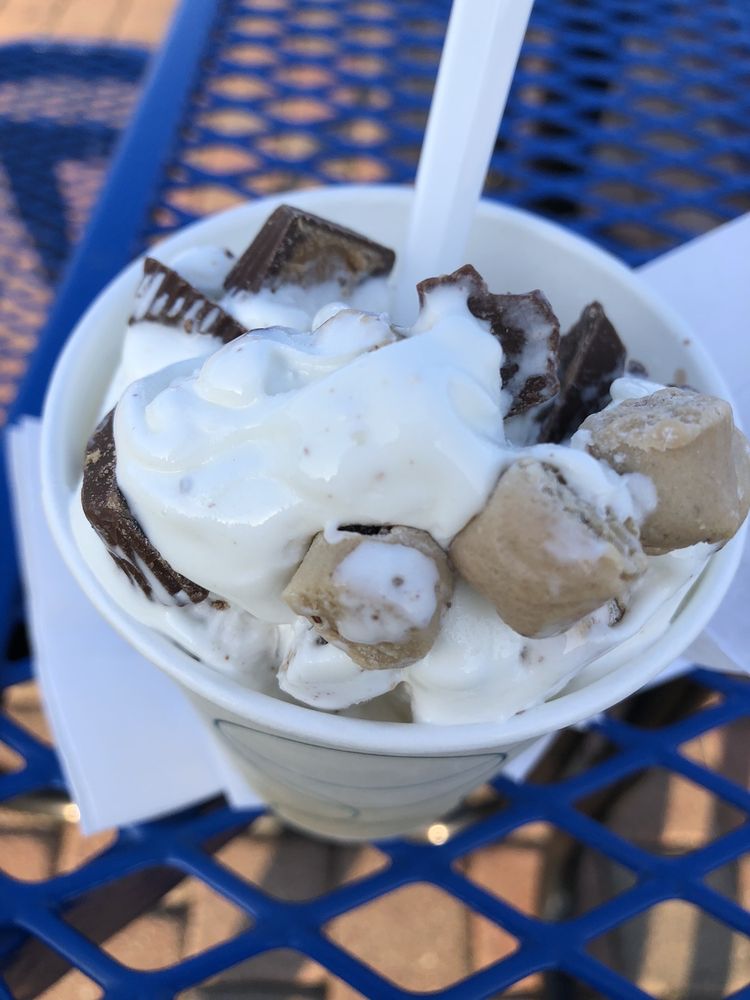 HEBRON DARI BAR Updated September 2024 20 Reviews 103 W Main St