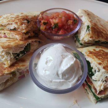 Bahama Breeze - Chicken quesadillas - Bars Near Me - Schaumburg, Illinois Bahama Breeze - Chicken quesadillas - Bars Near Me - Schaumburg, Illinois