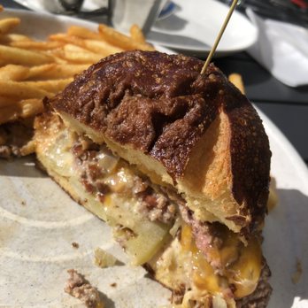 Limewood Bar & Restaurant - Burger - New American Near Me - Berkeley, California