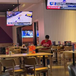 Dave & Buster's