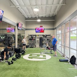 Fitness 19 - Turf Area
