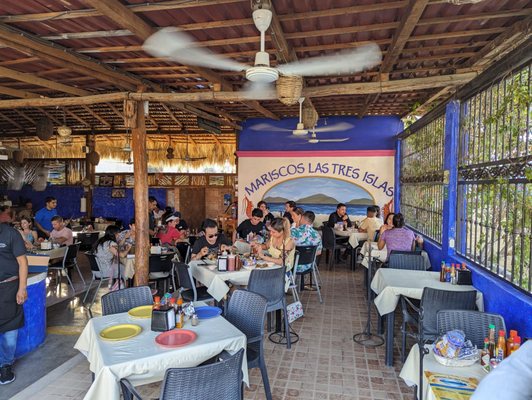 Mariscos Las Tres Islas by null