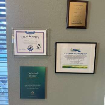 Quality Inn & Suites - Hotels Near Me - Springfield, Oregon