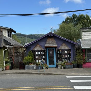 Bookish - Used Bookstore Near Me - Cloverdale, Oregon