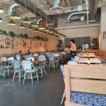 Flower Child - Inside looking fab - Salad Near Me - Woodlands, Texas