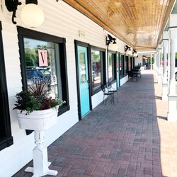 Vintage Charm - Entrance