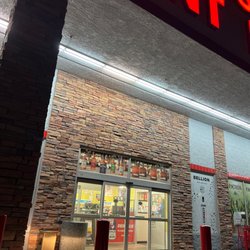 Lee's Discount Liquor - entrance
