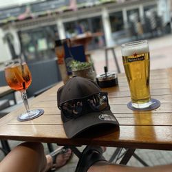 Beach Club Tien - Aperol Spritz und Heineken