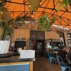 Fig Tree Cafe - Love the decor