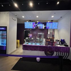 Insomnia Cookies - Inside