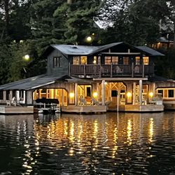 Stout's Island Lodge - Boathouse