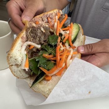 Che-Lo - Korean beef banh mi. Not enough meat to event fill the sandwich, and barely any pate. - Vietnamese Near Me - Union City, California