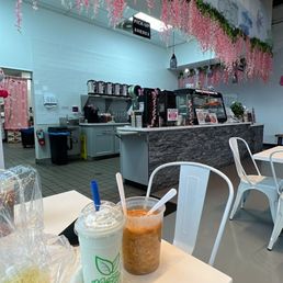 Honeydew Smoothie with a Khapoon Honeydew Smoothie with a Khapoon