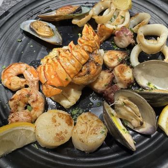 El Chotis - Seafood appetizer - Spanish Near Me - San Juan, Puerto Rico El Chotis - Seafood appetizer - Spanish Near Me - San Juan, Puerto Rico