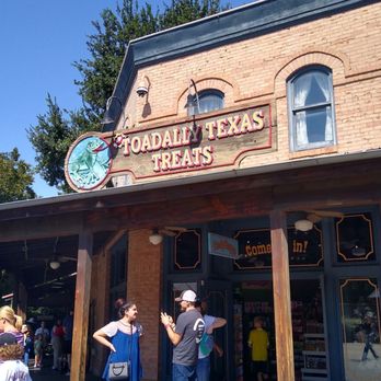 Fort Worth Zoo - Zoos Near Me - Fort Worth, Texas